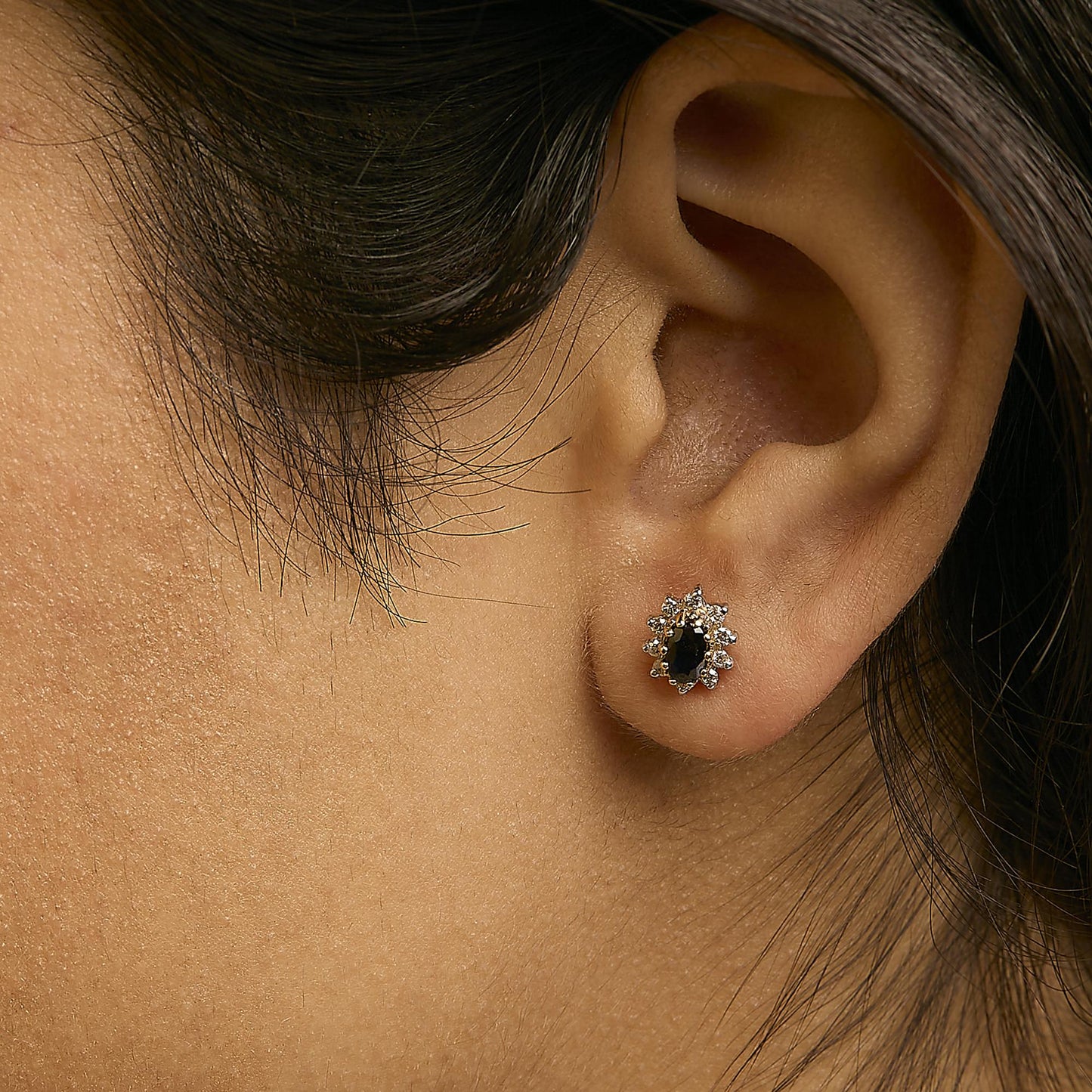 14K Yellow Gold 1/4 Cttw Diamond and Blue Sapphire Sunburst Halo Stud Earrings (K-L Color, I1-I2 Clarity)